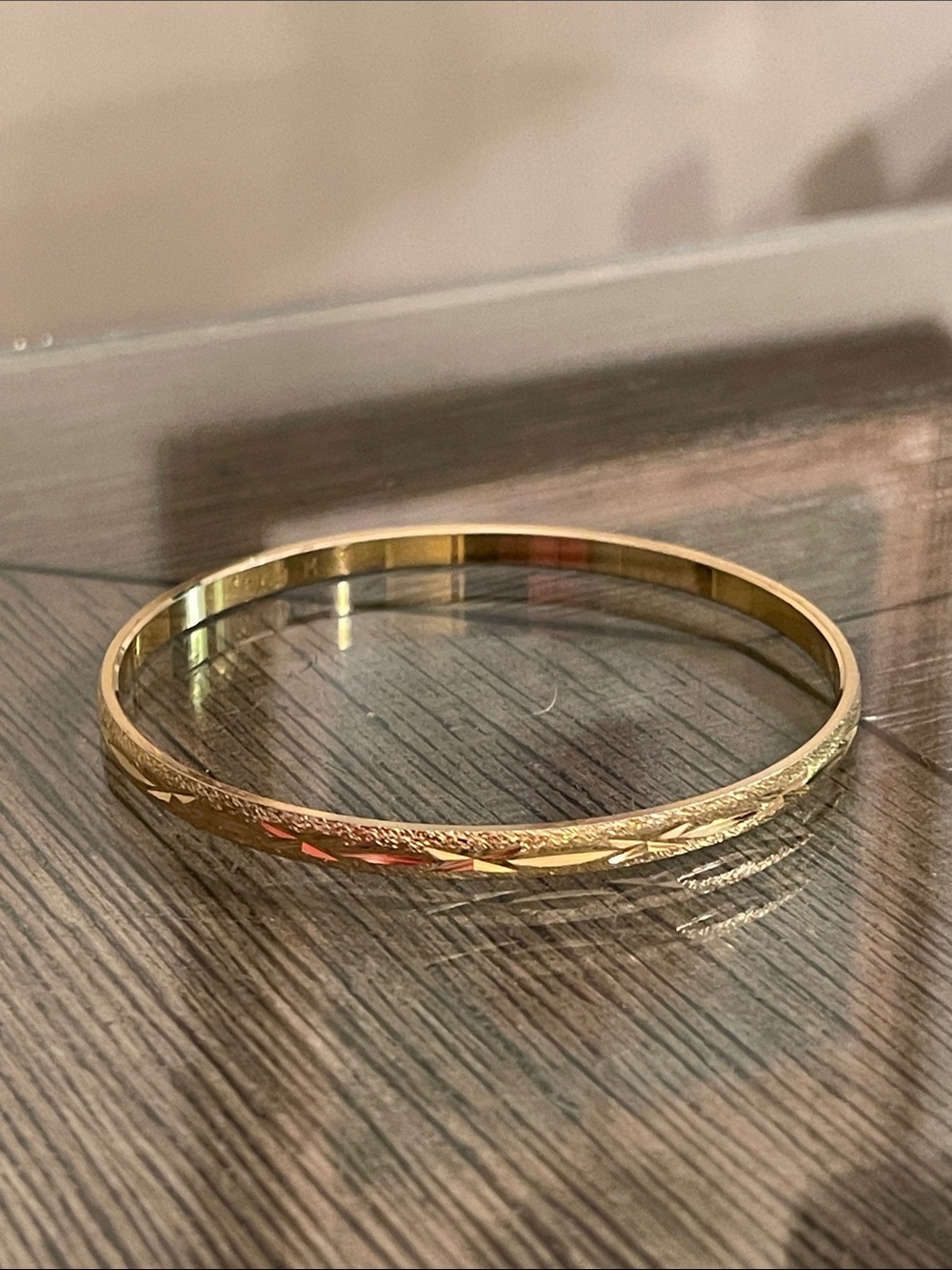Vintage Crown TRIFARI Gold-tone Diamond Cut & Textured Bangle Bracelet Size M